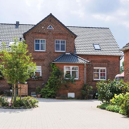 Gutshof Zum Adlernest Hotel Arnsnesta Luaran gambar