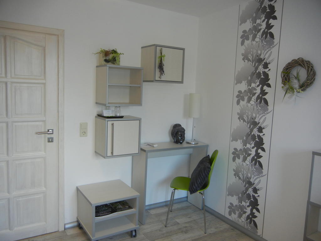 Gutshof Zum Adlernest Hotel Arnsnesta Bilik gambar