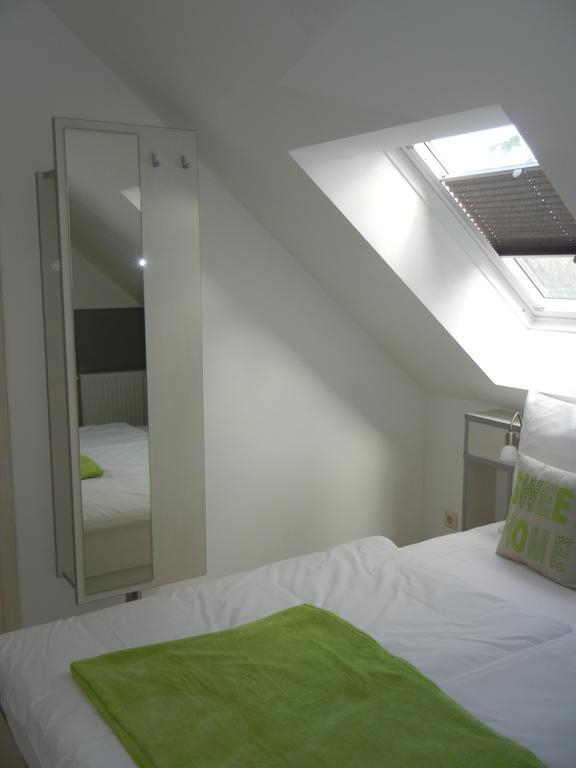 Gutshof Zum Adlernest Hotel Arnsnesta Bilik gambar