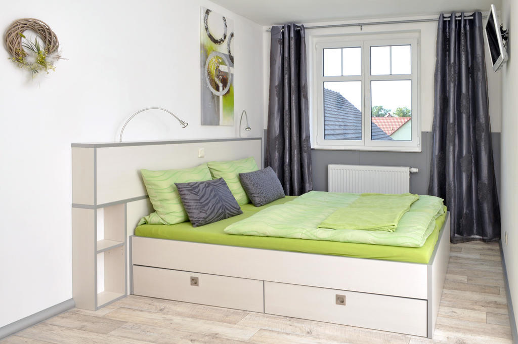Gutshof Zum Adlernest Hotel Arnsnesta Bilik gambar