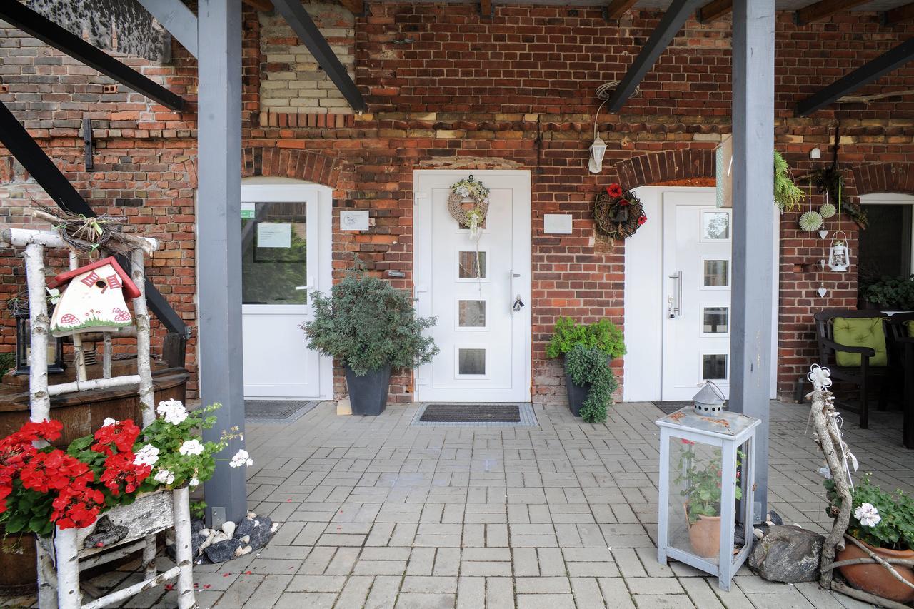 Gutshof Zum Adlernest Hotel Arnsnesta Luaran gambar